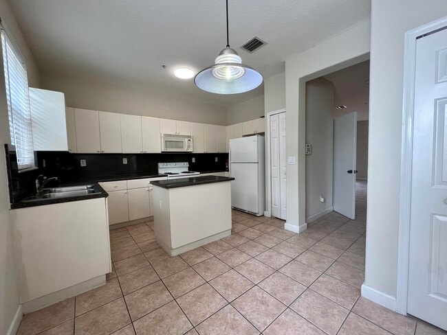 Building Photo - 3507 Shoma Dr