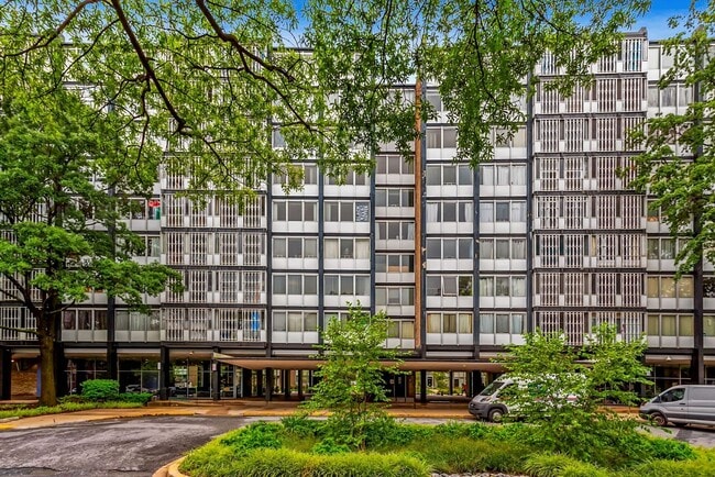 Building Photo - One month free rent with a lease start date on or before February 28th, 2026! 1 bedroom 1 bathroo...