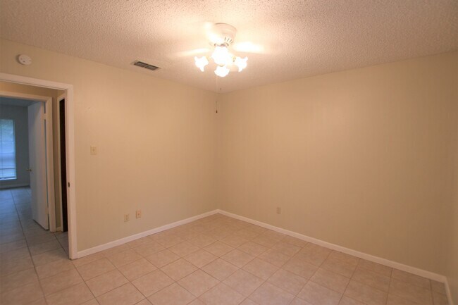 Building Photo - 3113 McDonald Rd