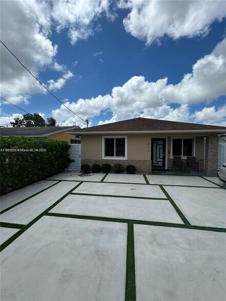 Building Photo - 1825 NW 154th St
