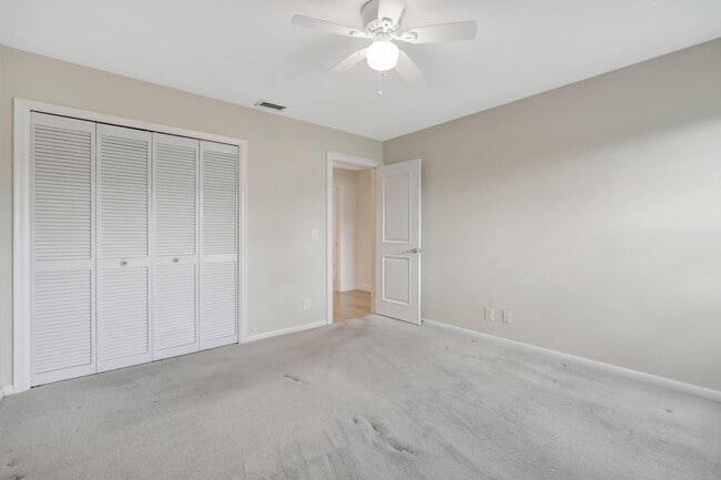 Building Photo - 13692 Cross Pointe Dr
