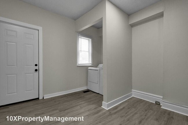 Building Photo - 362 N Garfield Ave