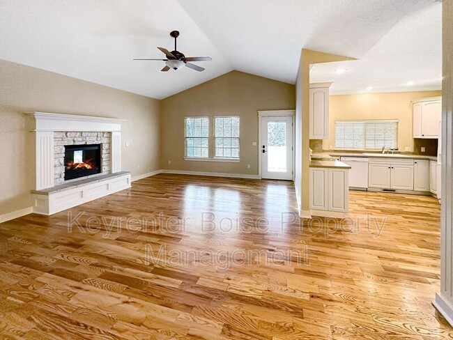 Building Photo - 2179 N Eagle Creek Ln