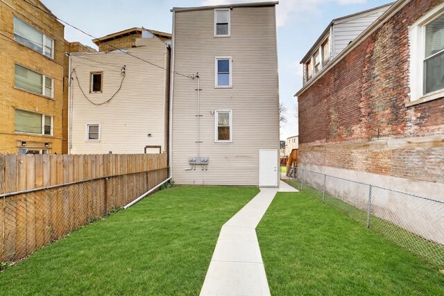 Building Photo - 1419 S Kedvale Ave