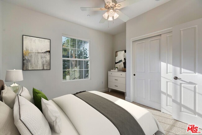 Building Photo - 12975 Agustin Pl