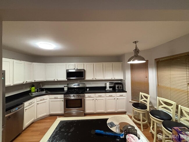 Building Photo - 162 Briarwood Dr