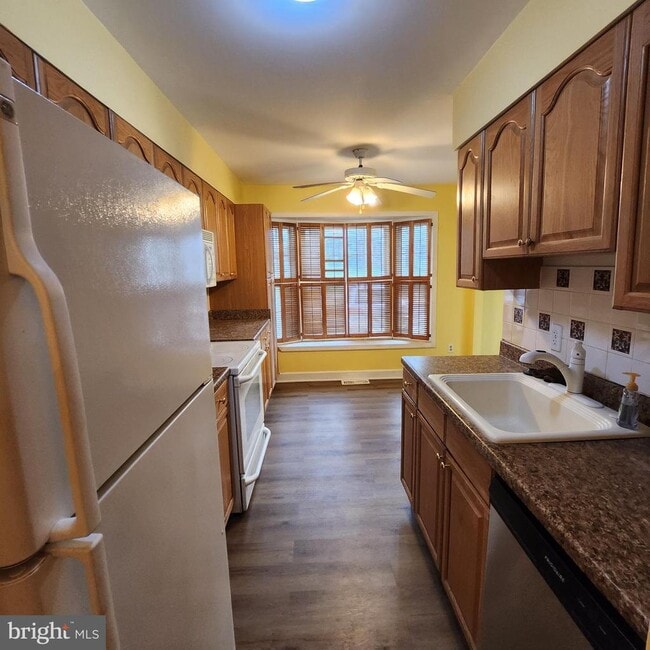 Building Photo - 4126 Hanson Oaks Dr