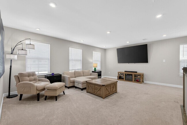 Building Photo - 9733 Goldenrod Ct
