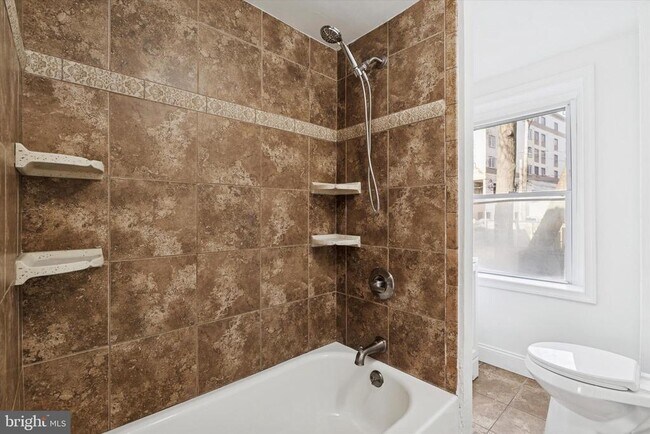 Building Photo - 135 E Miner St