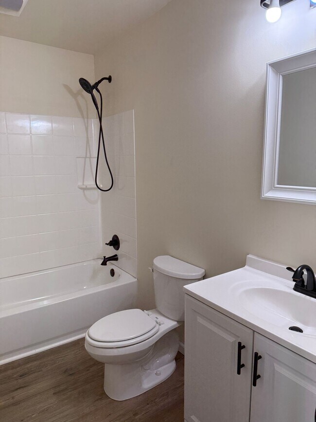 Building Photo - Renovated Apartments on Main Street in Myersville