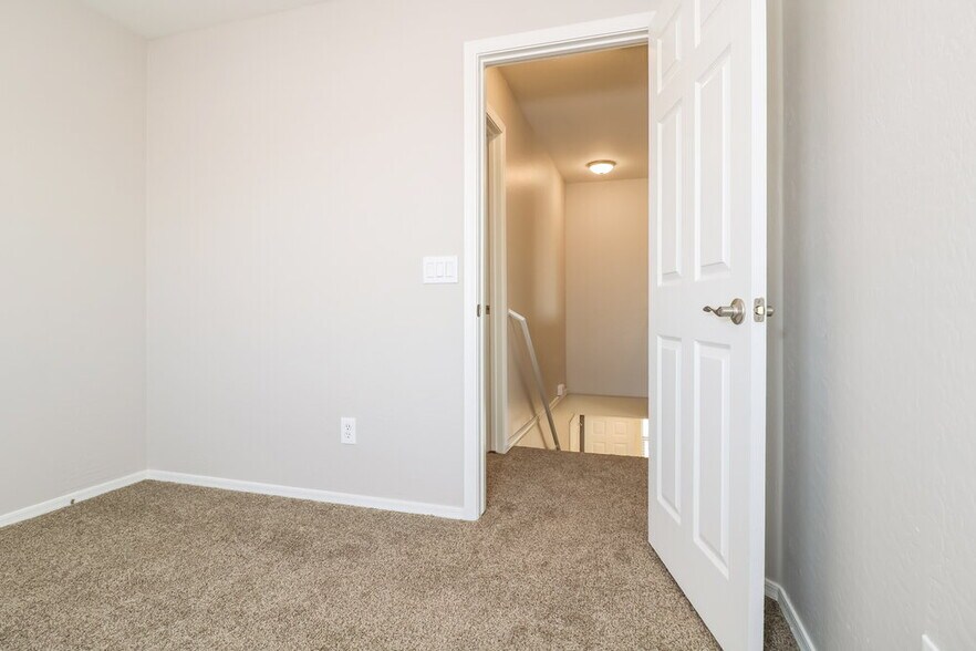 Building Photo - 11929 W Corrine Dr