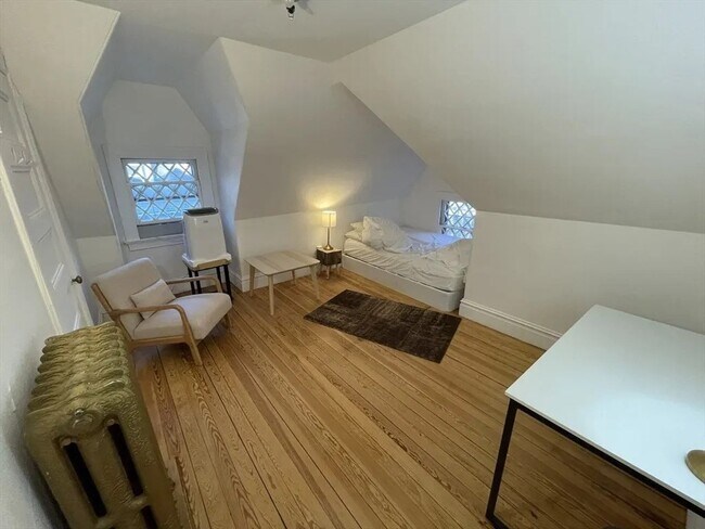 Building Photo - 12 Naples Rd