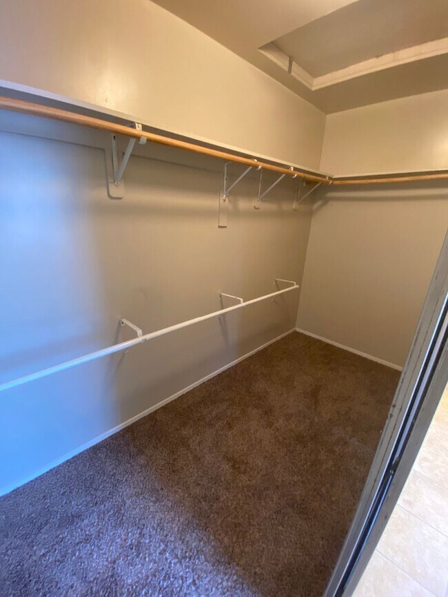 Building Photo - 11115 Cactus Valley Dr