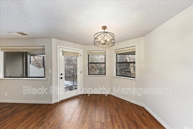 Building Photo - 3675 S Gekeler Ln