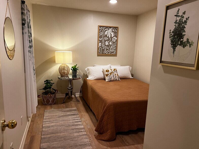 Building Photo - 21980 Alta Dr