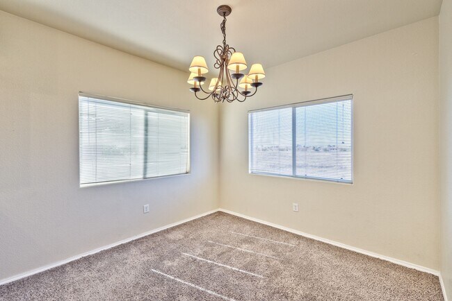 Building Photo - 1050 E Cactus Ave