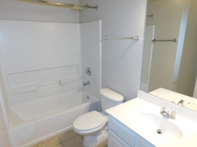 Building Photo - 3286 Welmingham Dr SW