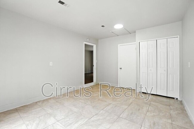 Building Photo - 142 Springdale Way