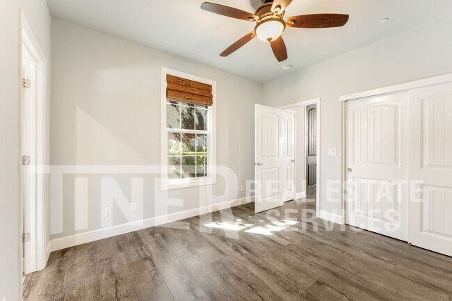 Building Photo - 1040 Matthews Run Way