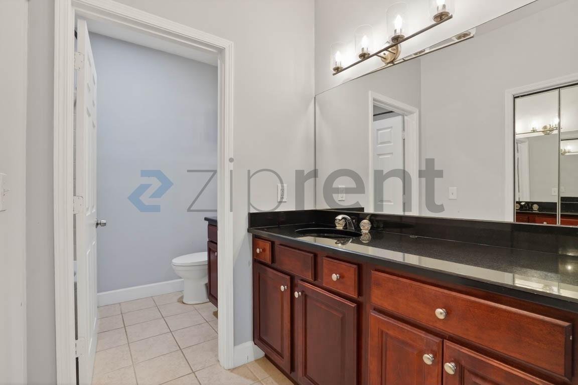 Building Photo - 2921 Lenox Rd NE