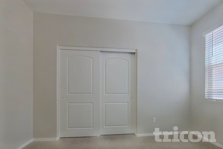 Building Photo - 30900 W Picadilly Rd