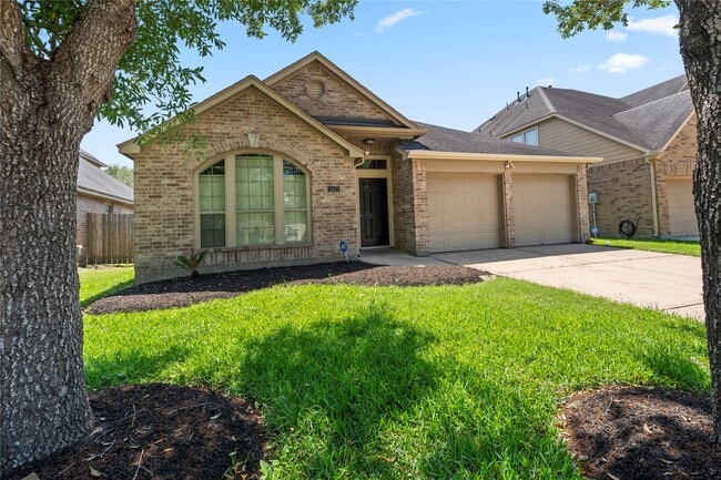 Building Photo - 4423 Long Creek Dr