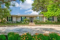 Building Photo - 413 Canyon Creek Dr