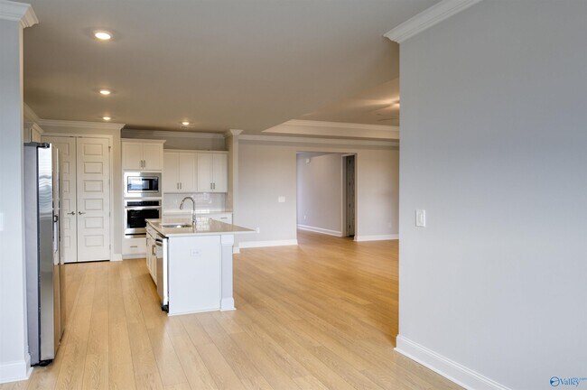 Building Photo - 190 Clift Crk Dr