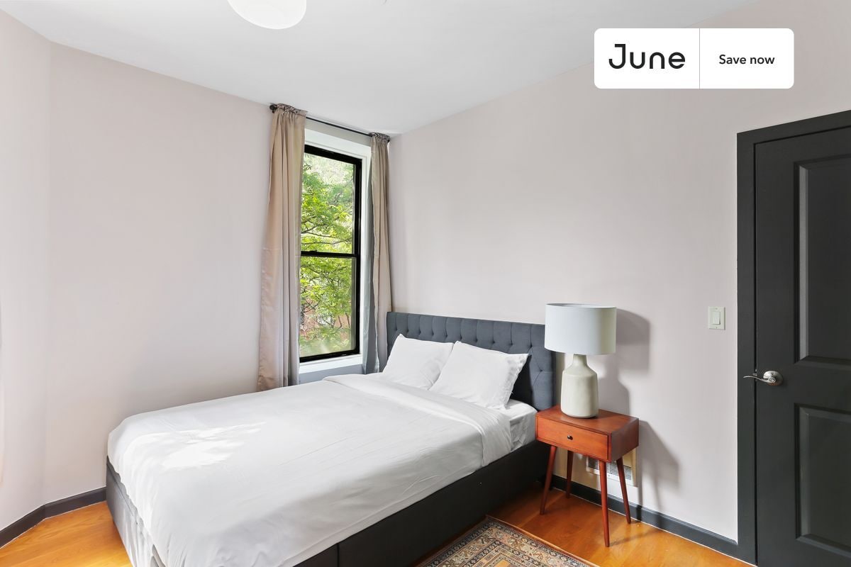 Building Photo - 161 W 120th St