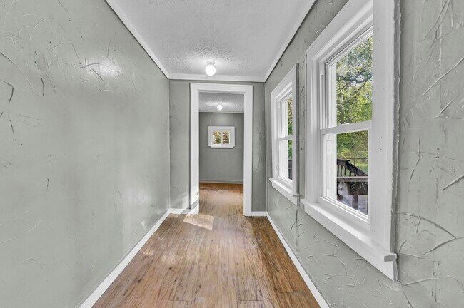 Building Photo - 1238 McKinley Ave