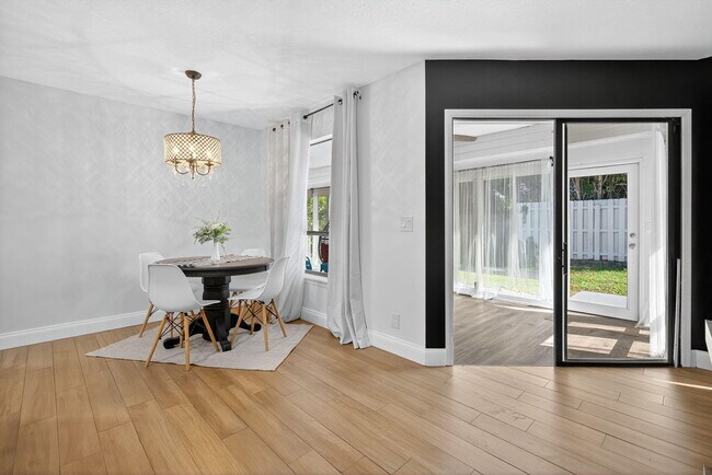 Building Photo - 2606 Monaco Terrace