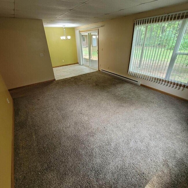 Building Photo - 2711 Jelinek Ave