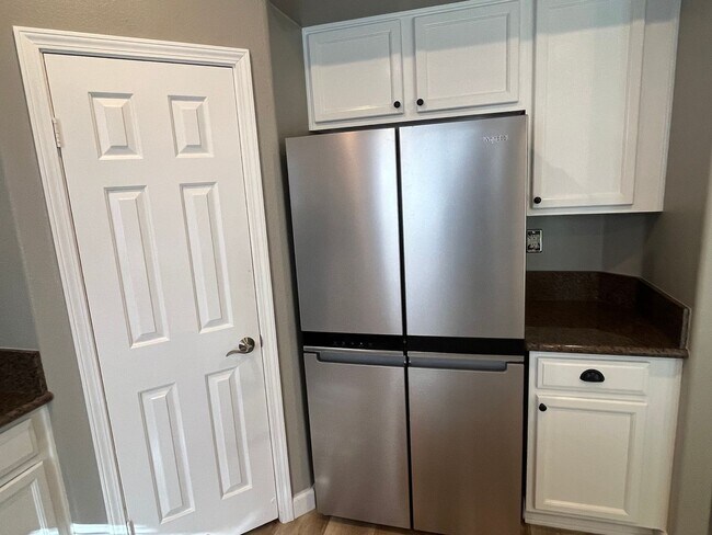 Building Photo - 30133 Destiny Dr