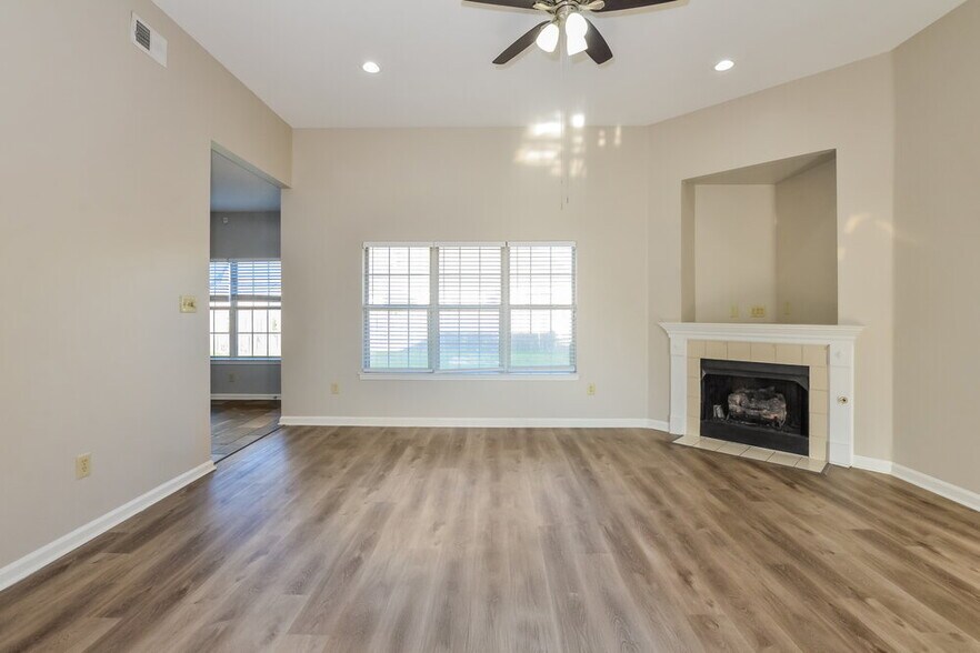 Building Photo - 4868 Harvest Park Dr