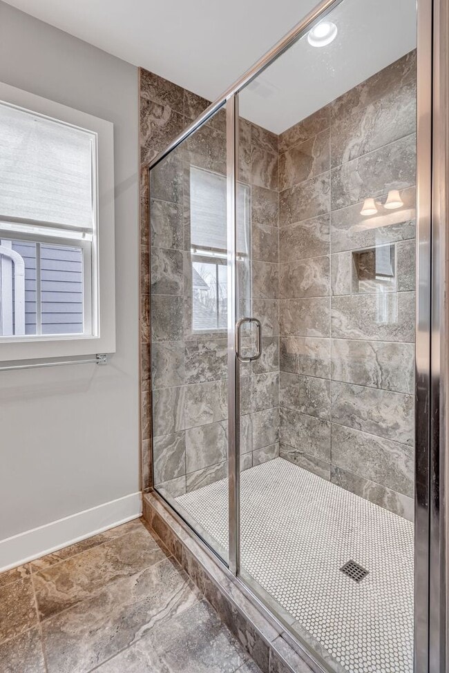 Building Photo - 4 BR, two-story rental with finished basement in WEHO!