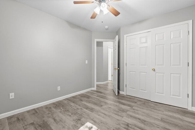 Building Photo - Western Branch 4 bed Ready Now!!