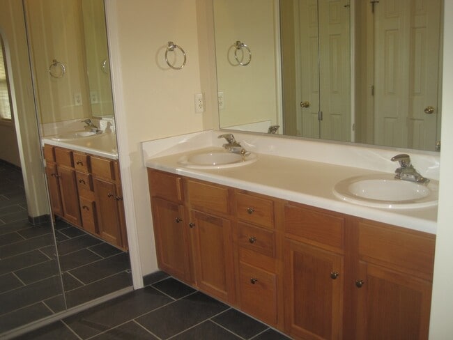 Building Photo - 2508 Tadley Ct