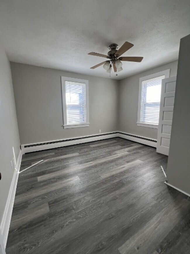 Building Photo - 3 Bedroom/ 1 Bath Single Family Home Greensburg, PA