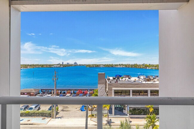 Building Photo - 777 N Ocean Dr