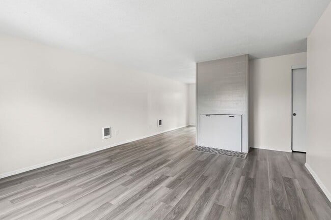 Building Photo - 885 SE Lambert Cir