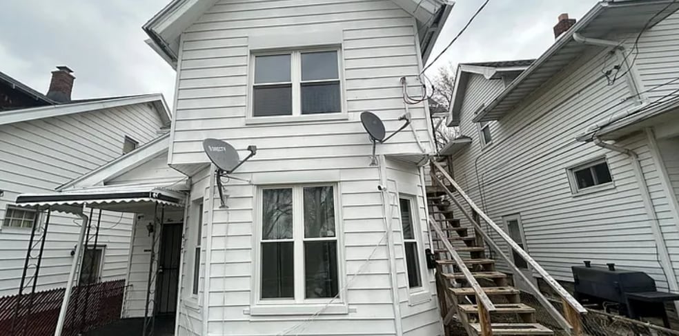 Building Photo - 417 Utah St