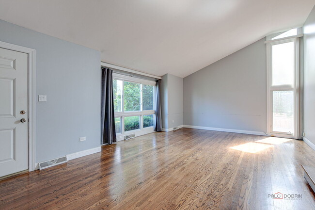 Building Photo - 1115 Shermer Rd