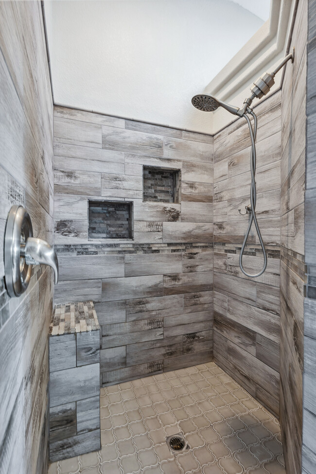 Building Photo - 3785 Cholla Dr