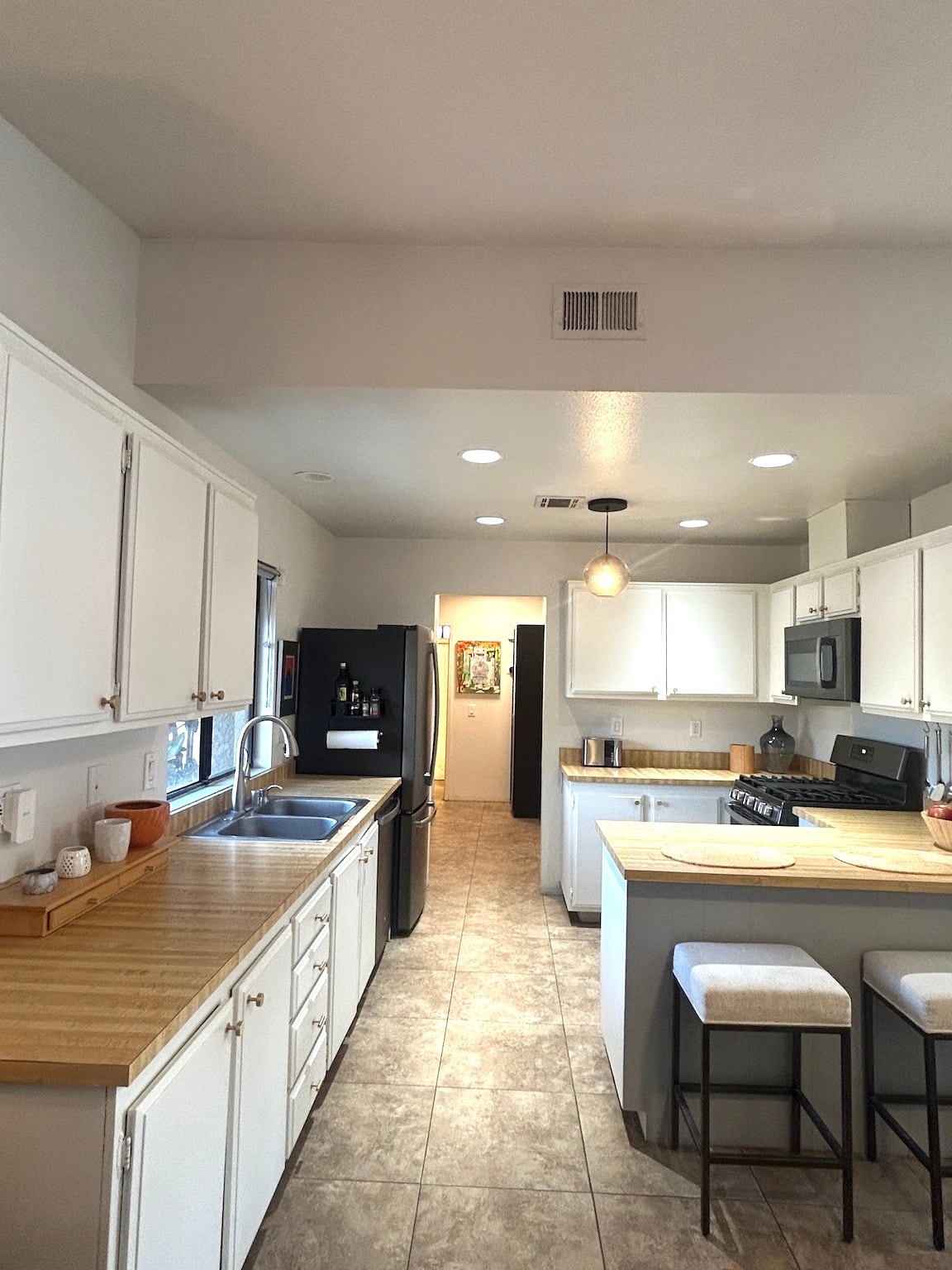 Building Photo - 74103 Catalina Way