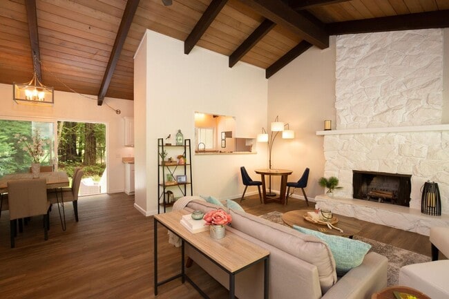 Primary Photo - Modern Bayside Retreat – Renovated 3 Bed +...