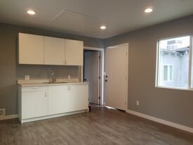 Building Photo - 11129 Archwood St