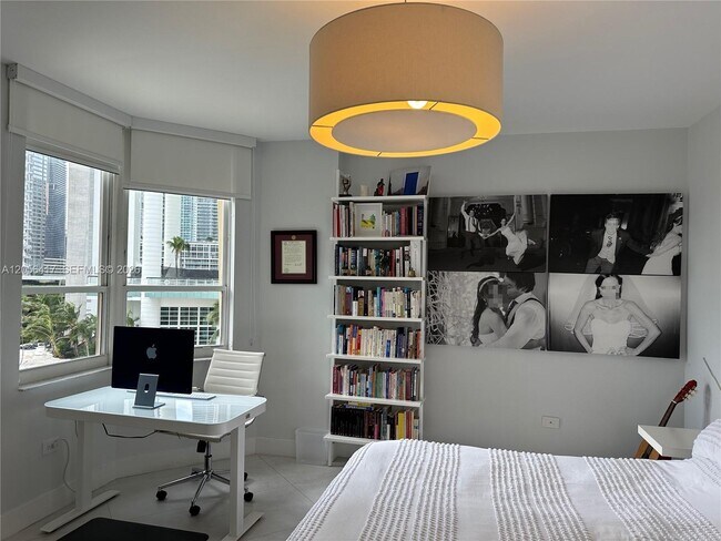 Building Photo - 888 Brickell Key Dr