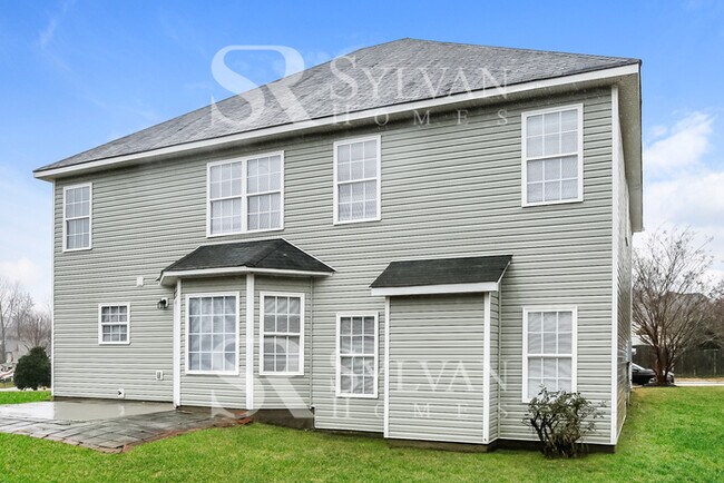 Building Photo - Stately 4 BR, 2.5 BA home