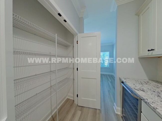 Building Photo - Elegant, 4 Bed, 3.5 bath Nearly New & Move-In Ready in Shalimar