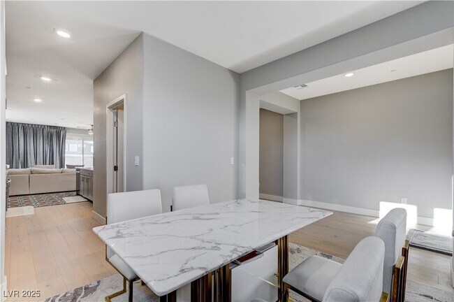 Building Photo - 7572 Mount Spokane Ct